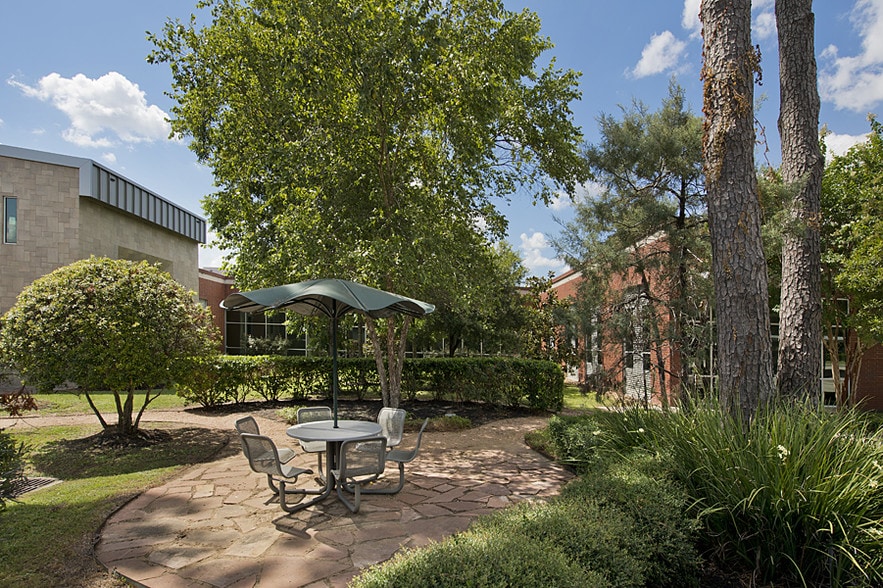 411 Lantern Bend Dr, Houston, TX for lease - Building Photo - Image 2 of 37