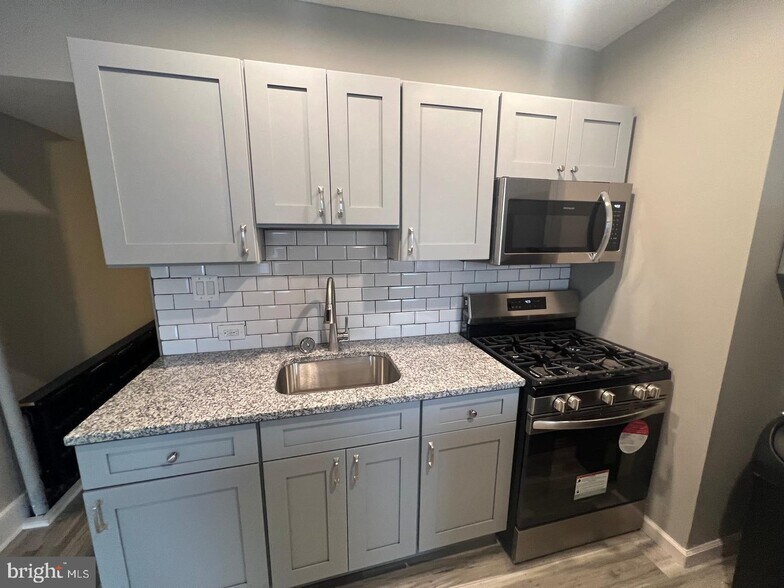 120 W Girard Ave, Philadelphia, PA à vendre - Photo du bâtiment - Image 3 de 22