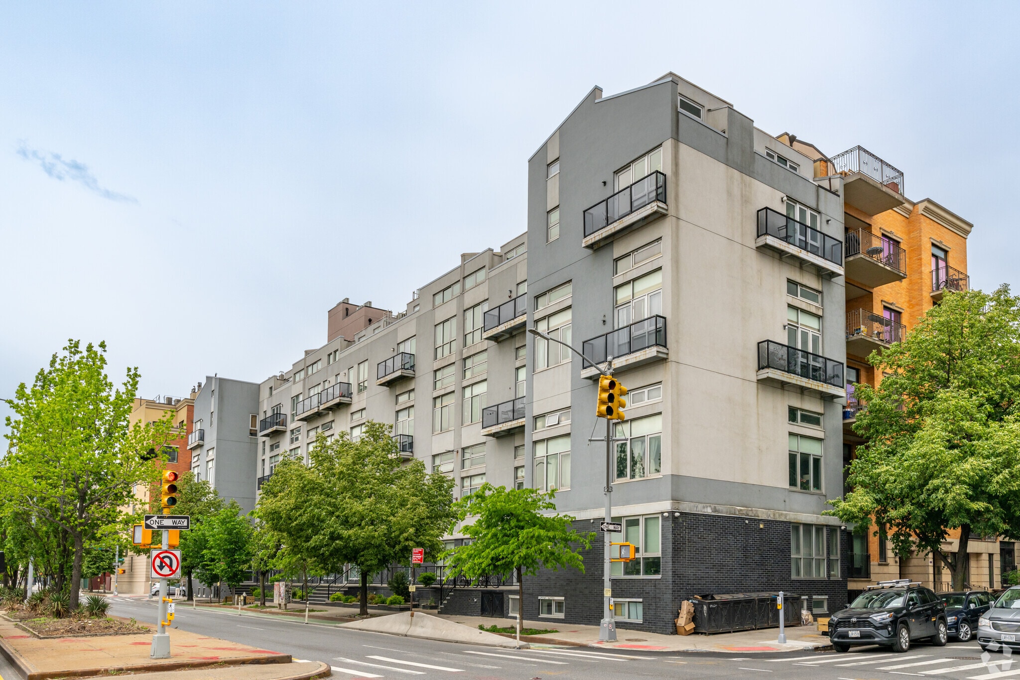 The Wexford portfolio of 3 properties for sale on LoopNet.ca Primary Photo- Image 1 of 4