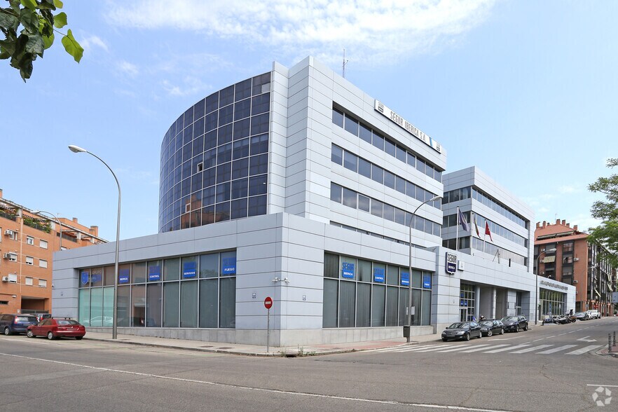 Calle de Juan de Mariana, 17, Madrid, Madrid à louer - Photo du bâtiment - Image 3 de 9