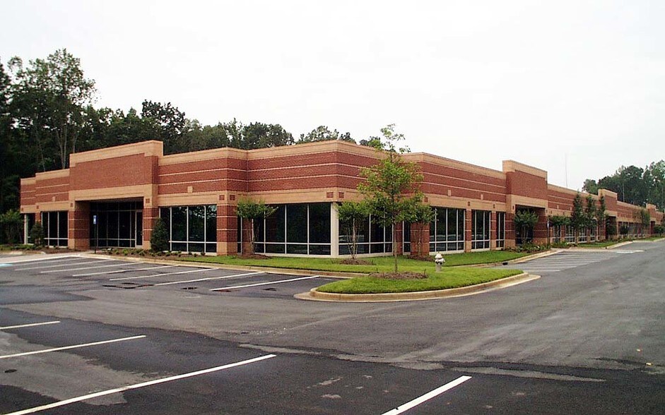 1550 N Brown Rd, Lawrenceville, GA à louer - Photo du bâtiment - Image 2 de 12