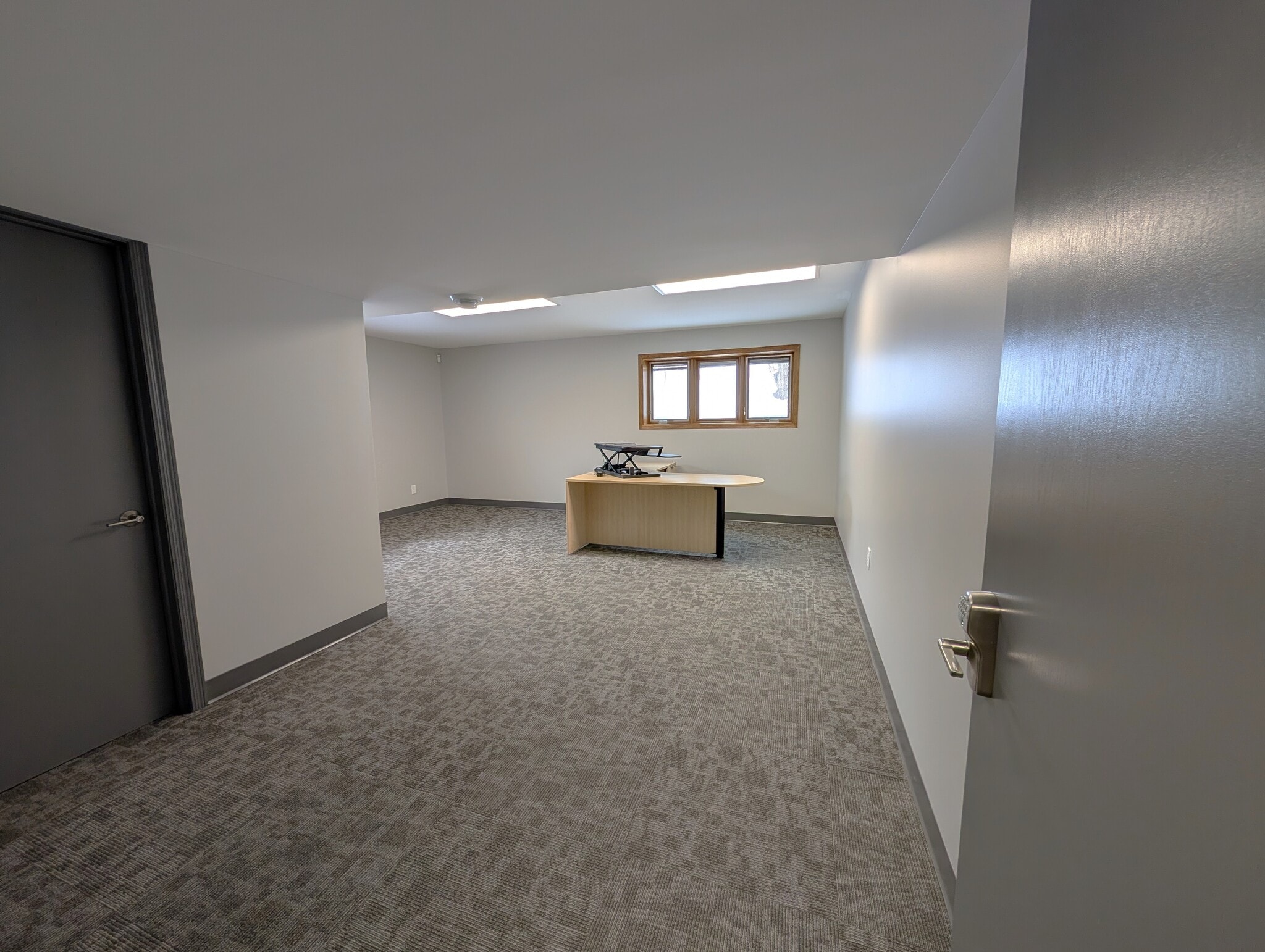 5881 Cedar Lake Rd S, Saint Louis Park, MN à louer Photo intérieure- Image 1 de 6