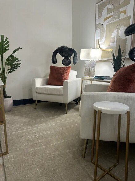 3930 Burbank Dr, Baton Rouge, LA à louer - Photo du bâtiment - Image 2 de 4