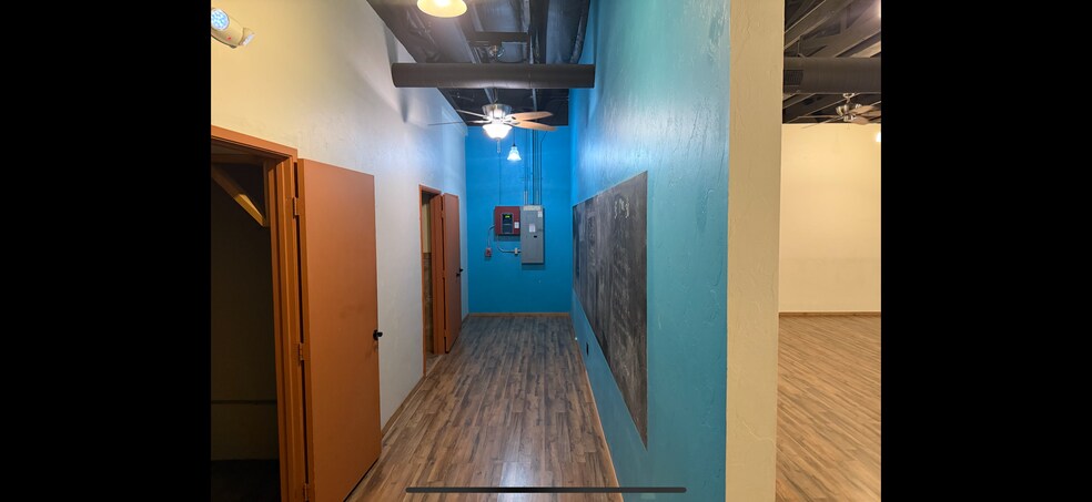 5961-5971 N Oracle Rd, Tucson, AZ à louer - Photo du bâtiment - Image 3 de 9