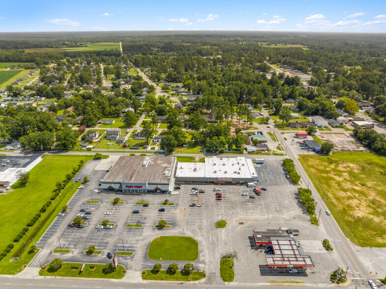 206 E McIntyre St, Mullins, SC à louer - Photo du bâtiment - Image 3 de 17