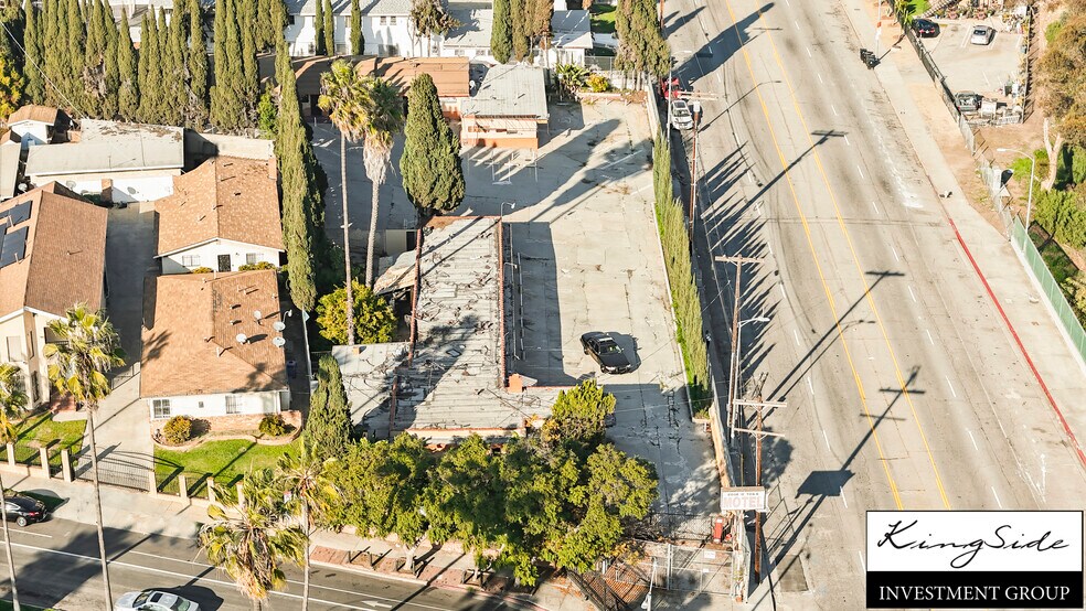 12127 Figueroa Street, Los Angeles, CA à vendre - Photo du bâtiment - Image 2 de 8