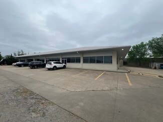 More details for 900-902 SE 5th St, Bentonville, AR - Office for Lease