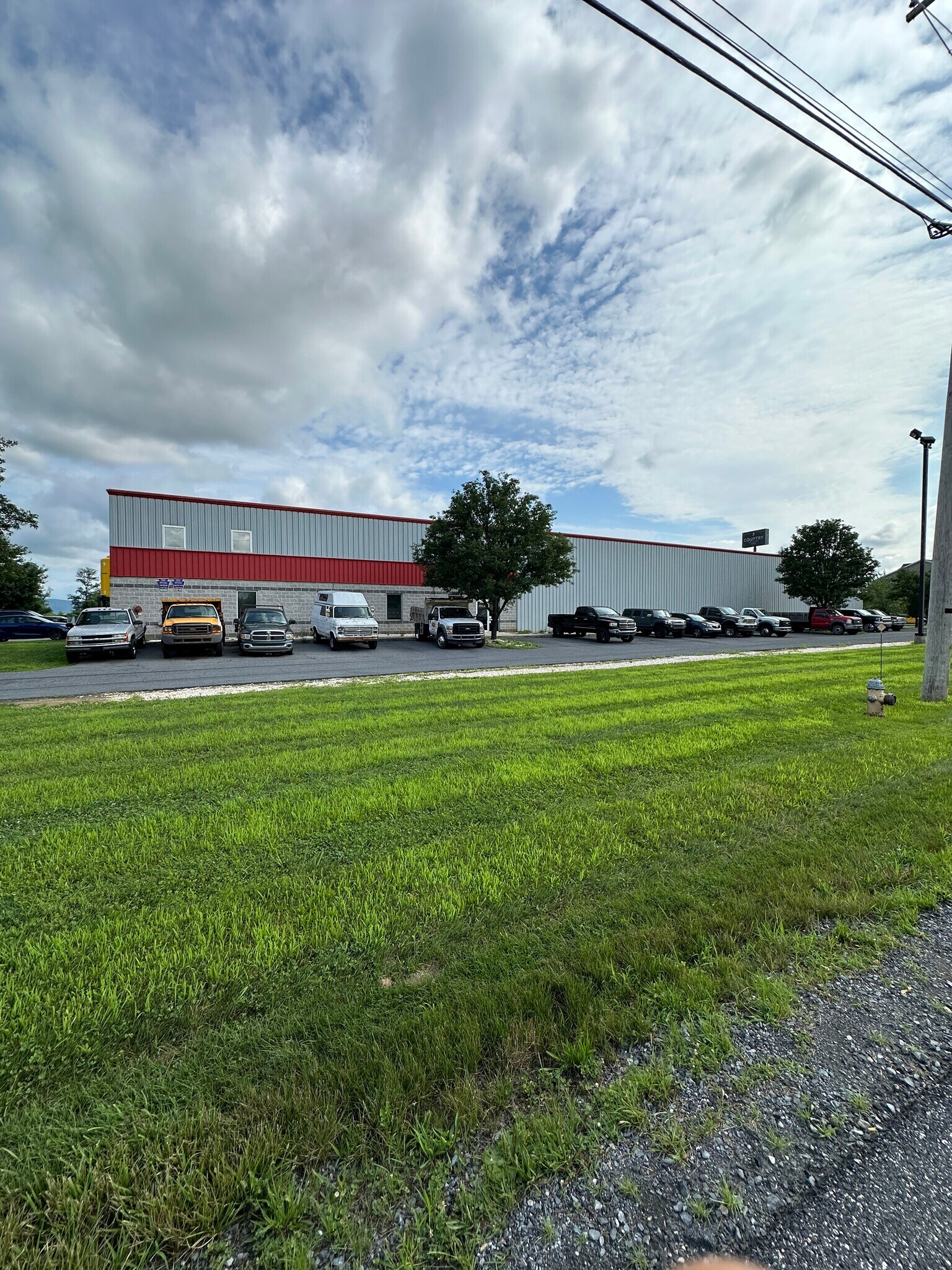 1521 E Commerce Ave, Carlisle, PA à louer Photo du bâtiment- Image 1 de 9