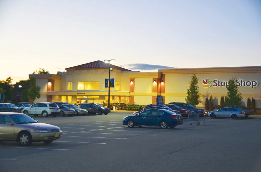 325-337 Franklin Ave, Wyckoff, NJ for lease - Building Photo - Image 3 of 5