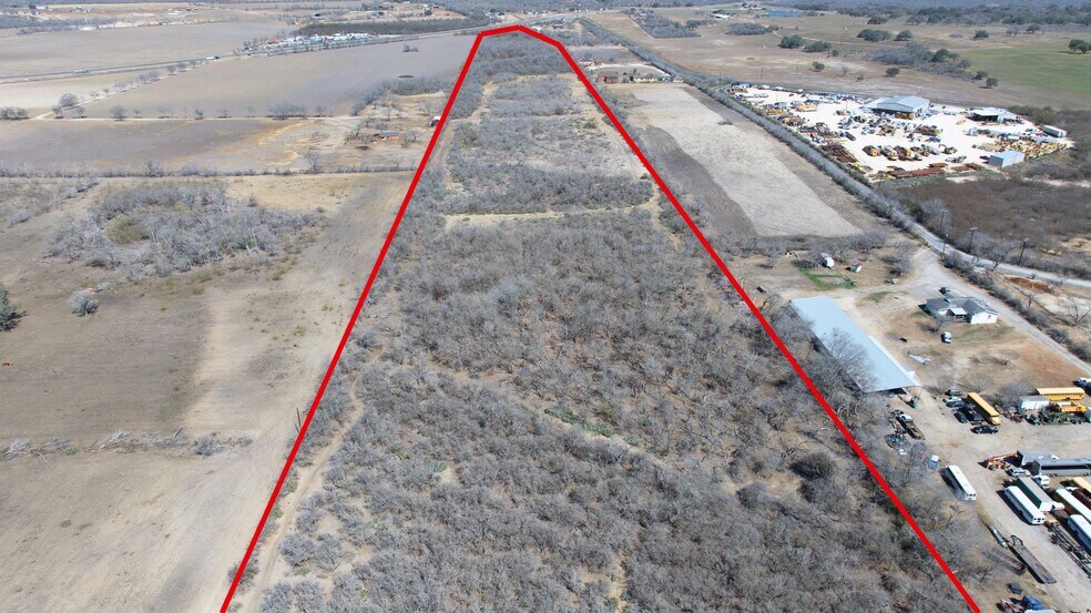 5656 S E Loop, Elmendorf, TX for sale - Building Photo - Image 2 of 11