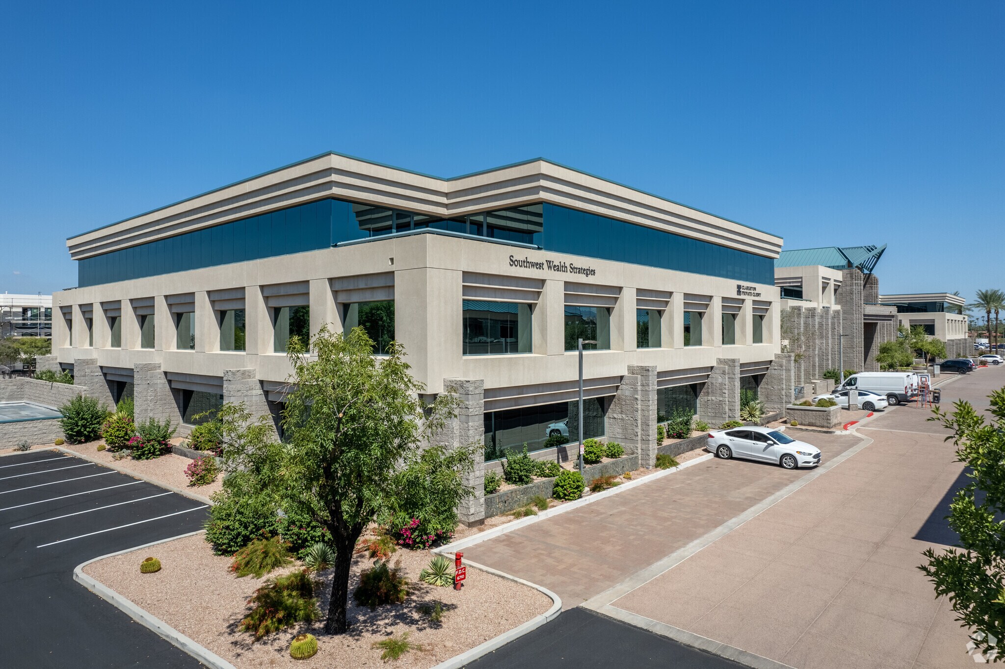 6710 N Scottsdale Rd, Scottsdale, AZ à louer Photo du bâtiment- Image 1 de 27