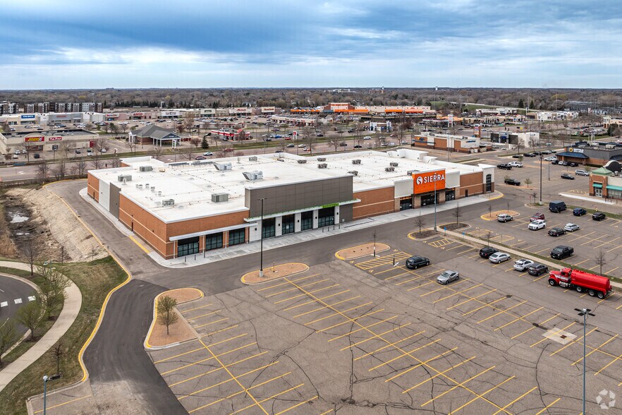 12550 Riverdale Blvd NW, Coon Rapids, MN à louer - Aérien - Image 2 de 9