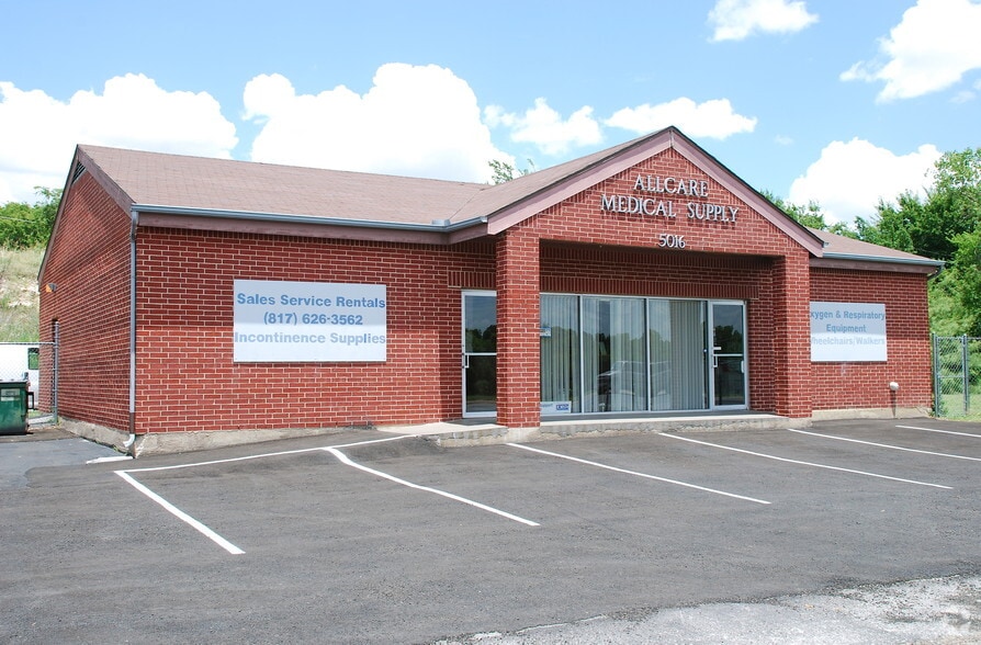 5016 Jacksboro Hwy, Fort Worth, TX à vendre - Photo principale - Image 1 de 17