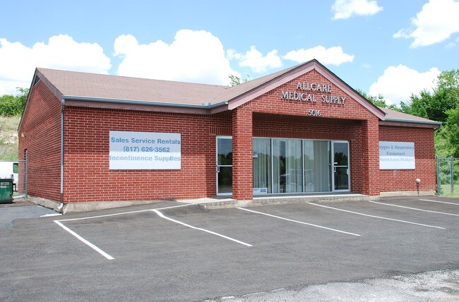More details for 5016 Jacksboro Hwy, Fort Worth, TX - Retail for Sale