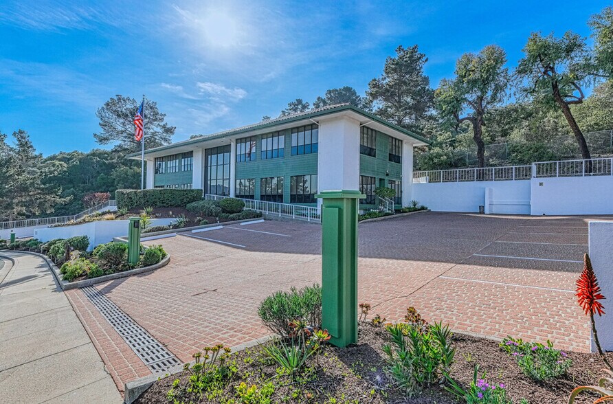 120 Del Rey Gardens Dr, Del Rey Oaks, CA à vendre - Photo du bâtiment - Image 3 de 35