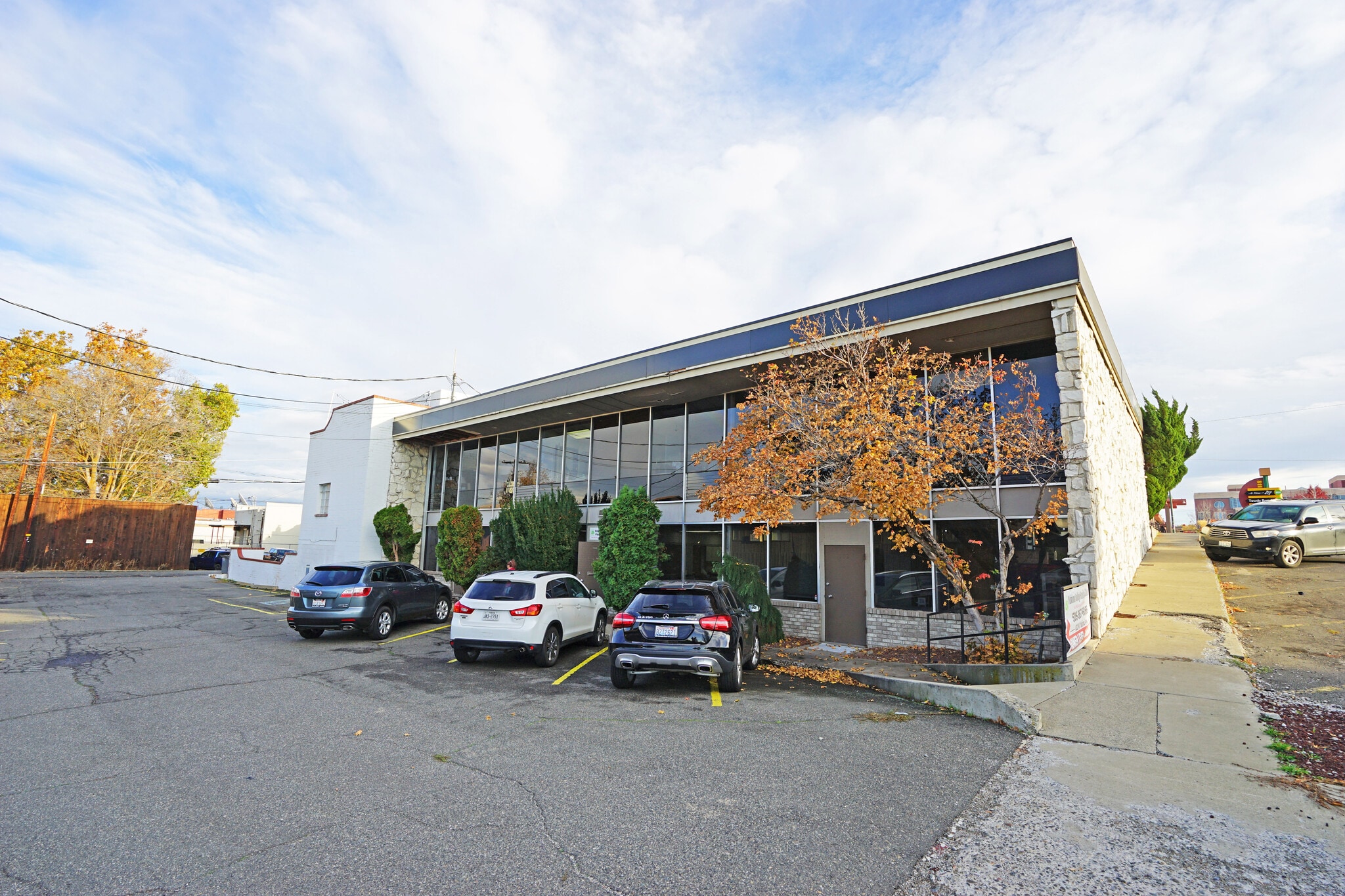 811 W Yakima Ave, Yakima, WA à louer Photo du bâtiment- Image 1 de 10