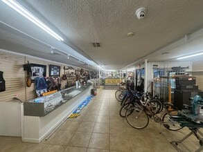 2054 Gulf to Bay Blvd, Clearwater, FL for lease Interior Photo- Image 2 of 9
