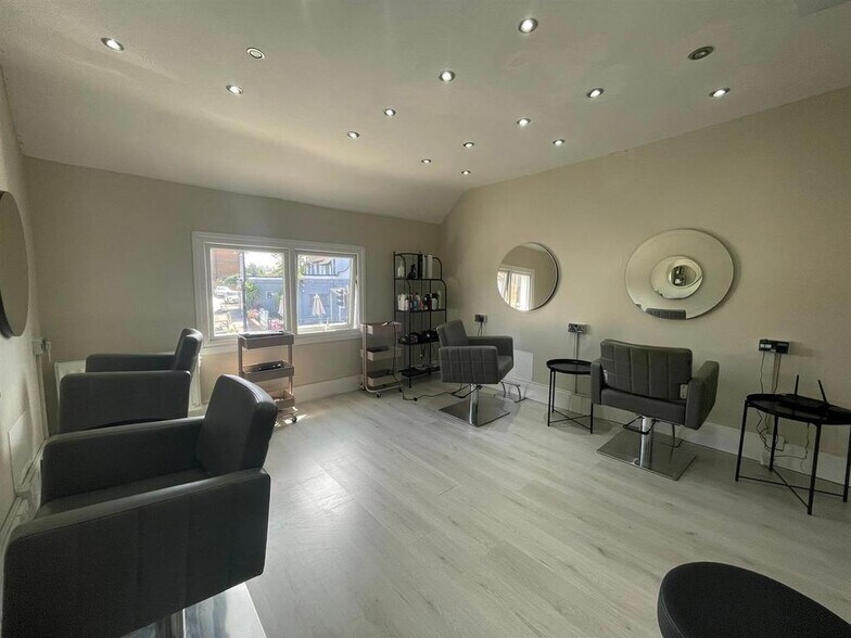 114 Hagley Rd, Stourbridge à louer - Photo du bâtiment - Image 3 de 6