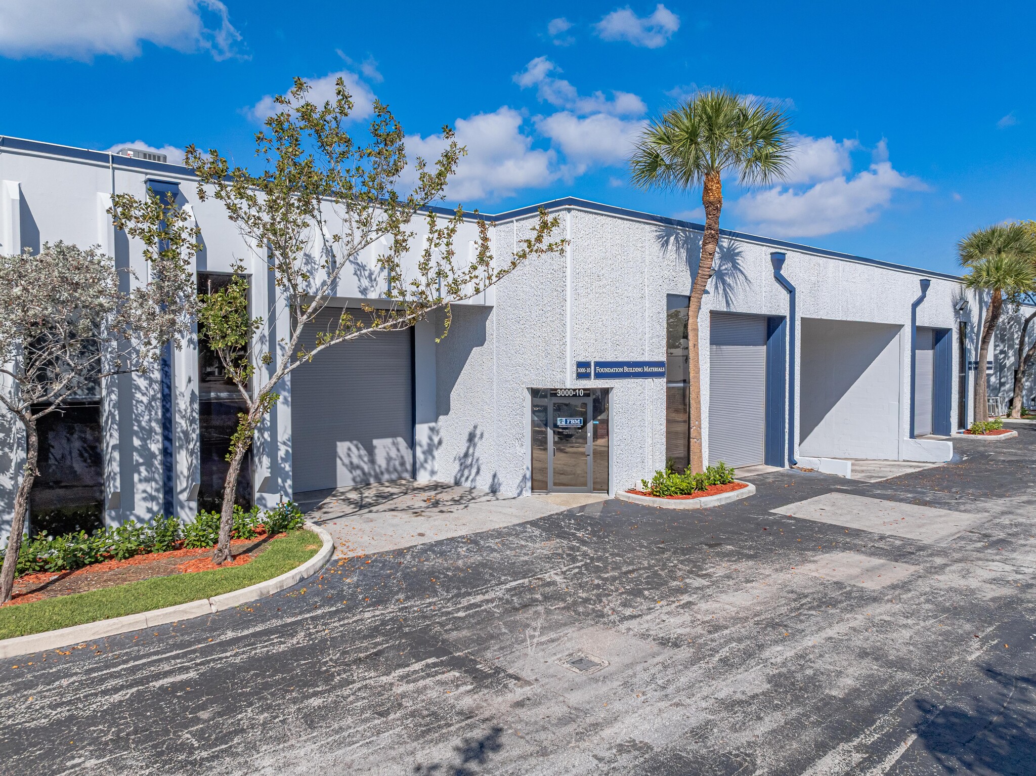 2201 Nw 30th Pl, Pompano Beach, FL for lease Building Photo- Image 1 of 5