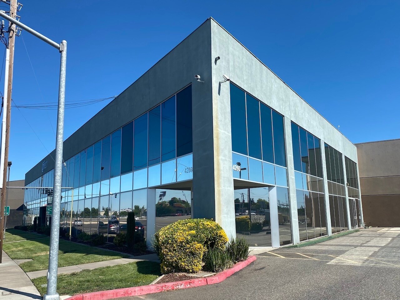 4260 Sisk Rd, Modesto, CA for lease Building Photo- Image 1 of 13