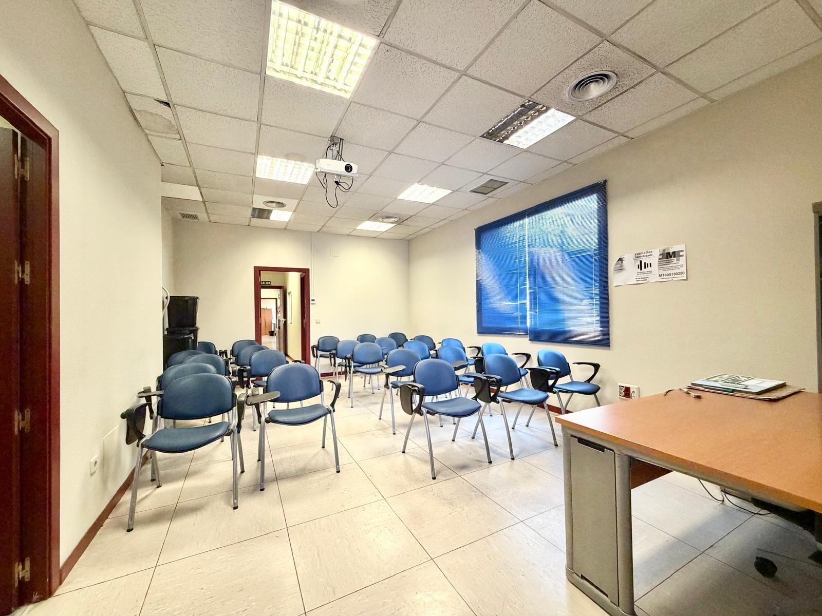 Retail in Móstoles, Madrid for lease Building Photo- Image 1 of 4