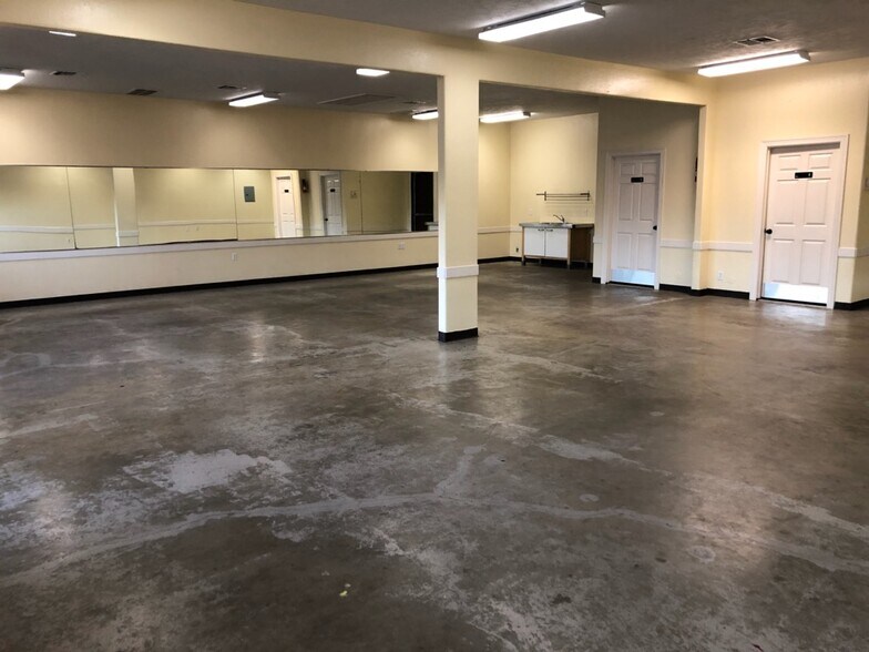 15739 Woodforest Blvd, Channelview, TX à louer - Photo intérieure - Image 2 de 5