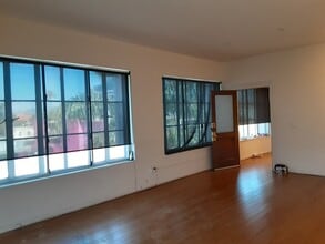 712-718 N La Brea Ave, Los Angeles, CA à louer Photo intérieure- Image 1 de 3