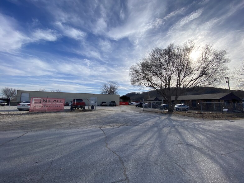 1923 S 44th West Ave, Tulsa, OK for sale - Building Photo - Image 1 of 1