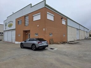 Avenida de la Constitución, 108, Casarrubios del Monte, Toledo for lease Interior Photo- Image 1 of 8