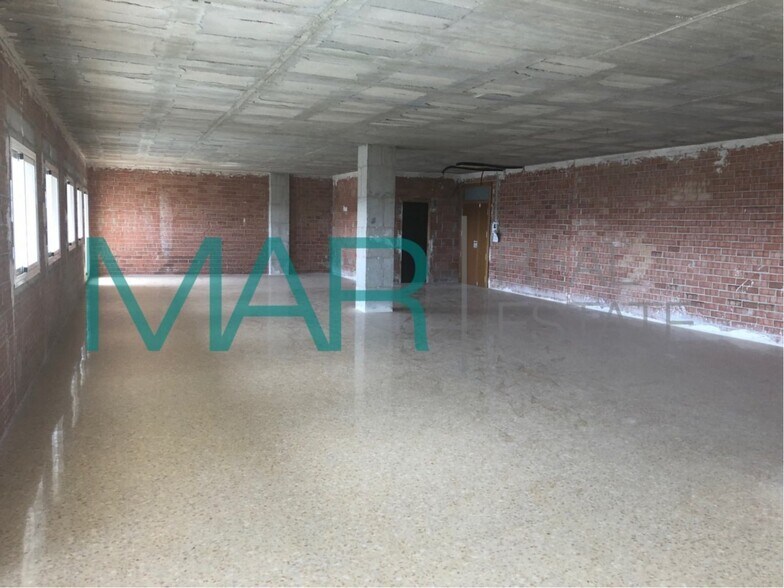 Bureau dans Elche, Alicante à louer - Photo du bâtiment - Image 2 de 5