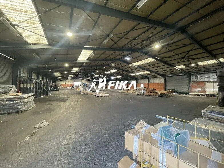 Flex dans Portet-sur-Garonne à louer - Photo du bâtiment - Image 1 de 7