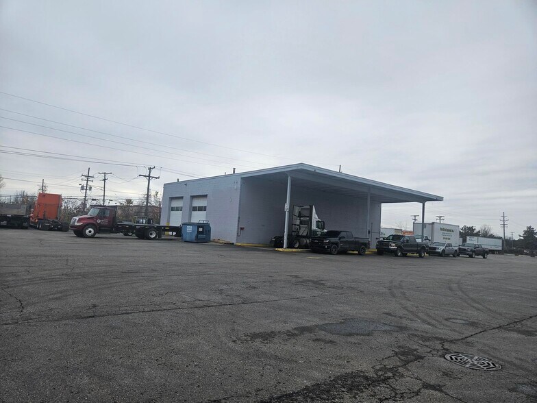 9900 Harrison, Romulus, MI à louer - Photo du bâtiment - Image 2 de 4