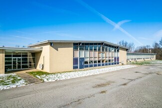 Plus de détails pour 215 Engle Rd, Industry, PA - Spécialité à vendre