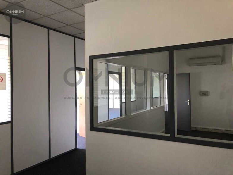 Office in Lyon for sale - Interior Photo - Image 2 of 7