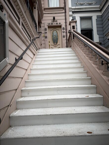1323 Columbus Ave, San Francisco, CA à louer - Photo du bâtiment - Image 3 de 13