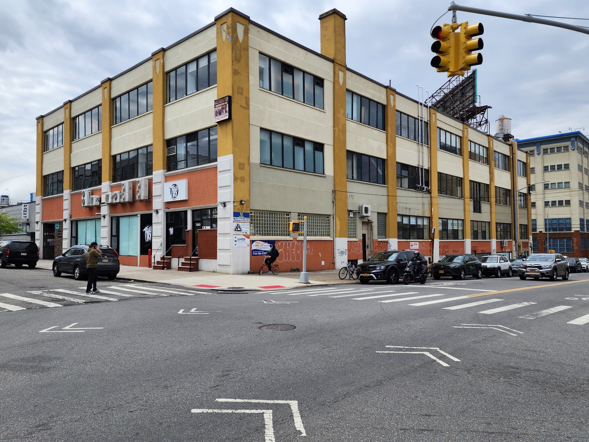 4701 Van Dam St, Long Island City, NY for lease Primary Photo- Image 1 of 11