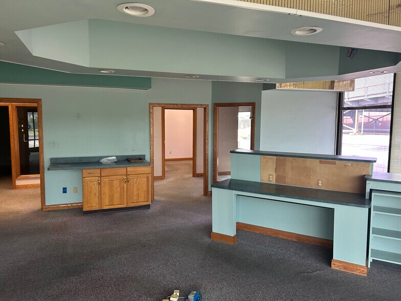 308 Patrick Street Plz, Charleston, WV à louer - Photo du bâtiment - Image 2 de 11