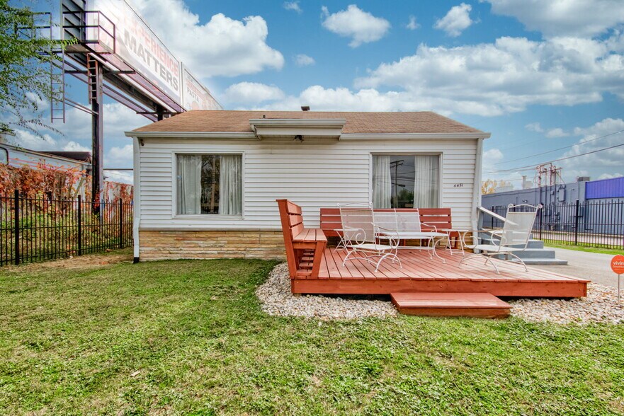 4451 Old Allisonville Rd, Indianapolis, IN à vendre - Photo du bâtiment - Image 2 de 53