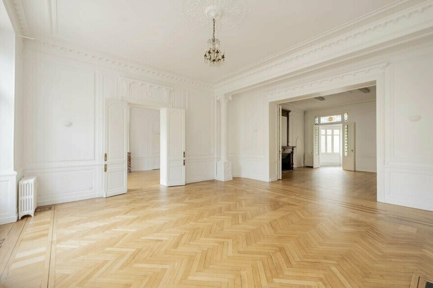 17 Avenue Victor Hugo, Paris for lease - Interior Photo - Image 3 of 11