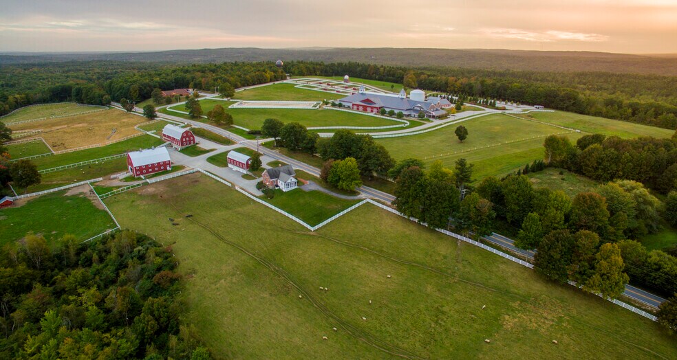 16 Pineland, New Gloucester, ME à louer - Photo du bâtiment - Image 2 de 5