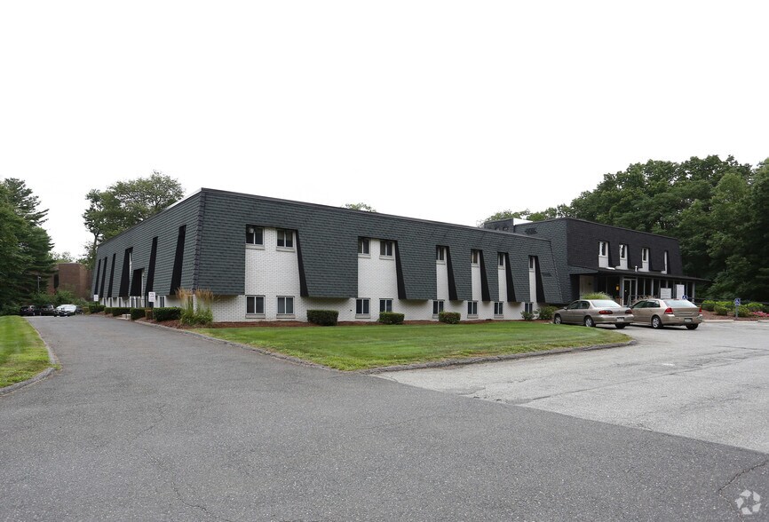 123 Dwight Rd, Longmeadow, MA à louer - Photo du bâtiment - Image 2 de 9