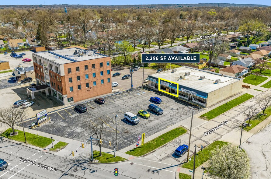 6665 Pearl Rd, Parma Heights, OH à louer - Photo du bâtiment - Image 2 de 5