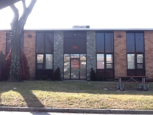 More details for 50 Schmitt Blvd, Farmingdale, NY - Industrial for Lease