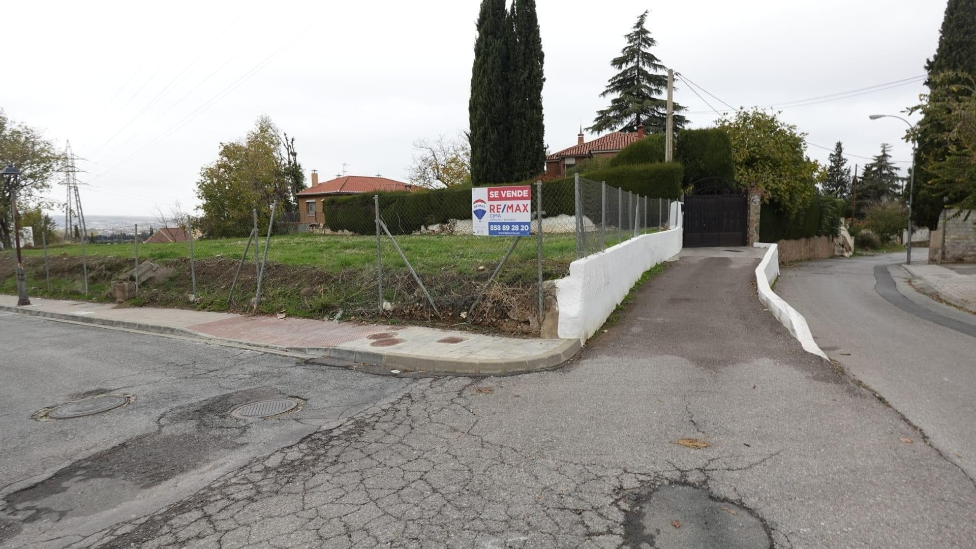 Land in Huétor Vega, Granada for sale Building Photo- Image 1 of 4