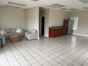 7998 Dixie Hwy, Florence, KY à louer Photo intérieure- Image 1 de 3