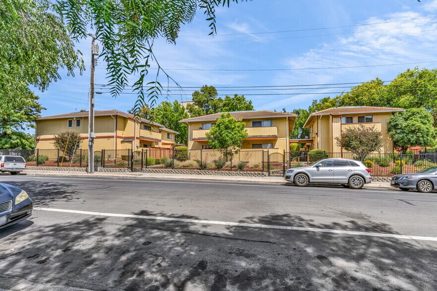 2170-2180 Fremont St, Concord, CA à vendre - Photo du bâtiment - Image 1 de 41