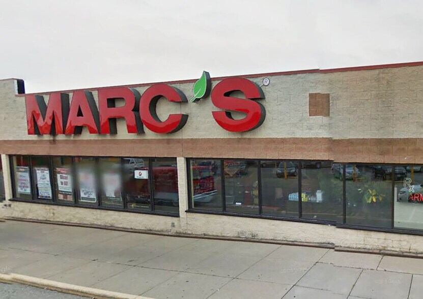 400 Sheffield Ctr, Lorain, OH à louer - Photo du bâtiment - Image 2 de 10