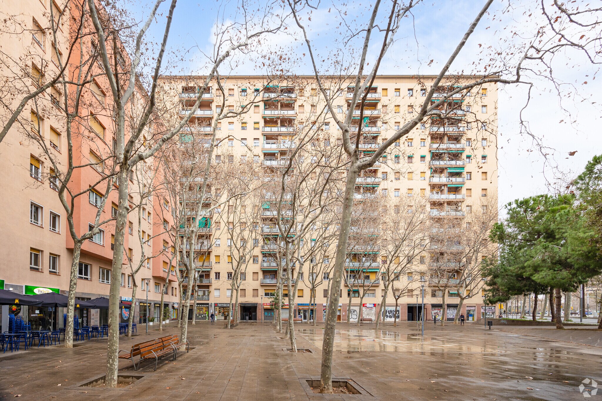 Immeuble residentiel dans Barcelone, Barcelona à vendre Photo du bâtiment- Image 1 de 38