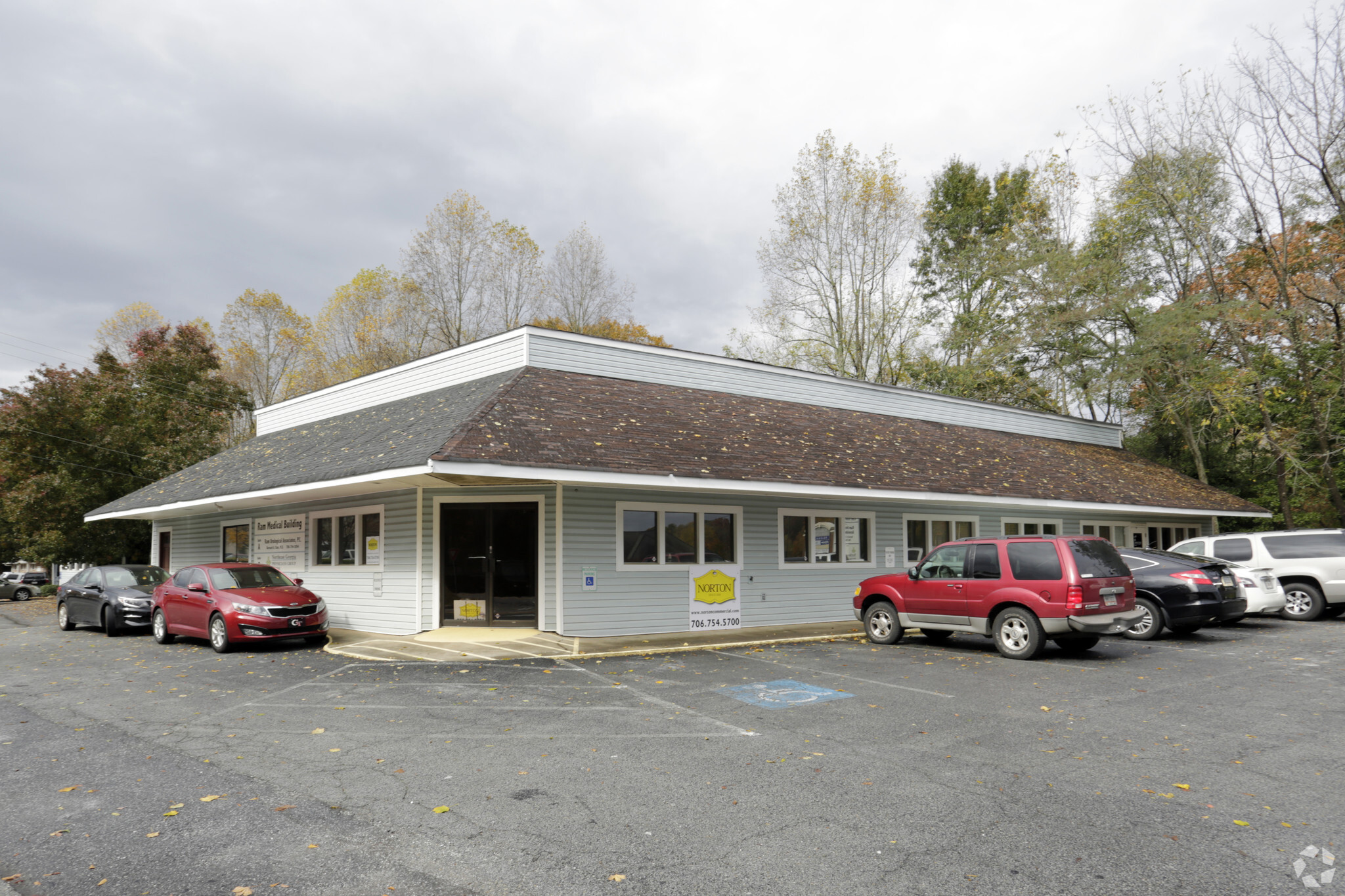 101 Adams Dr, Demorest, GA for sale Primary Photo- Image 1 of 1