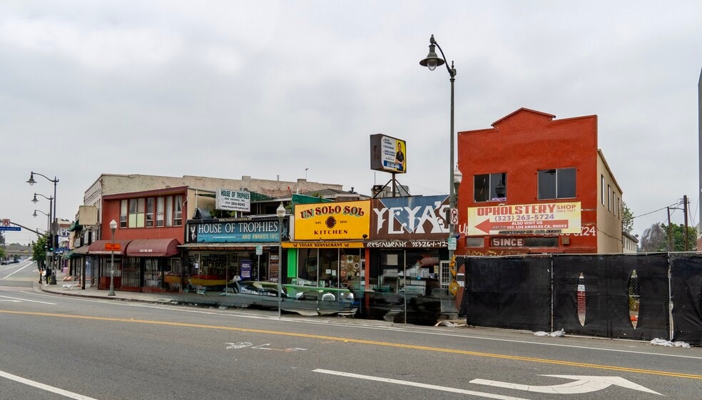 1812-1824 E 1st St, Los Angeles, CA for sale - Building Photo - Image 3 of 15